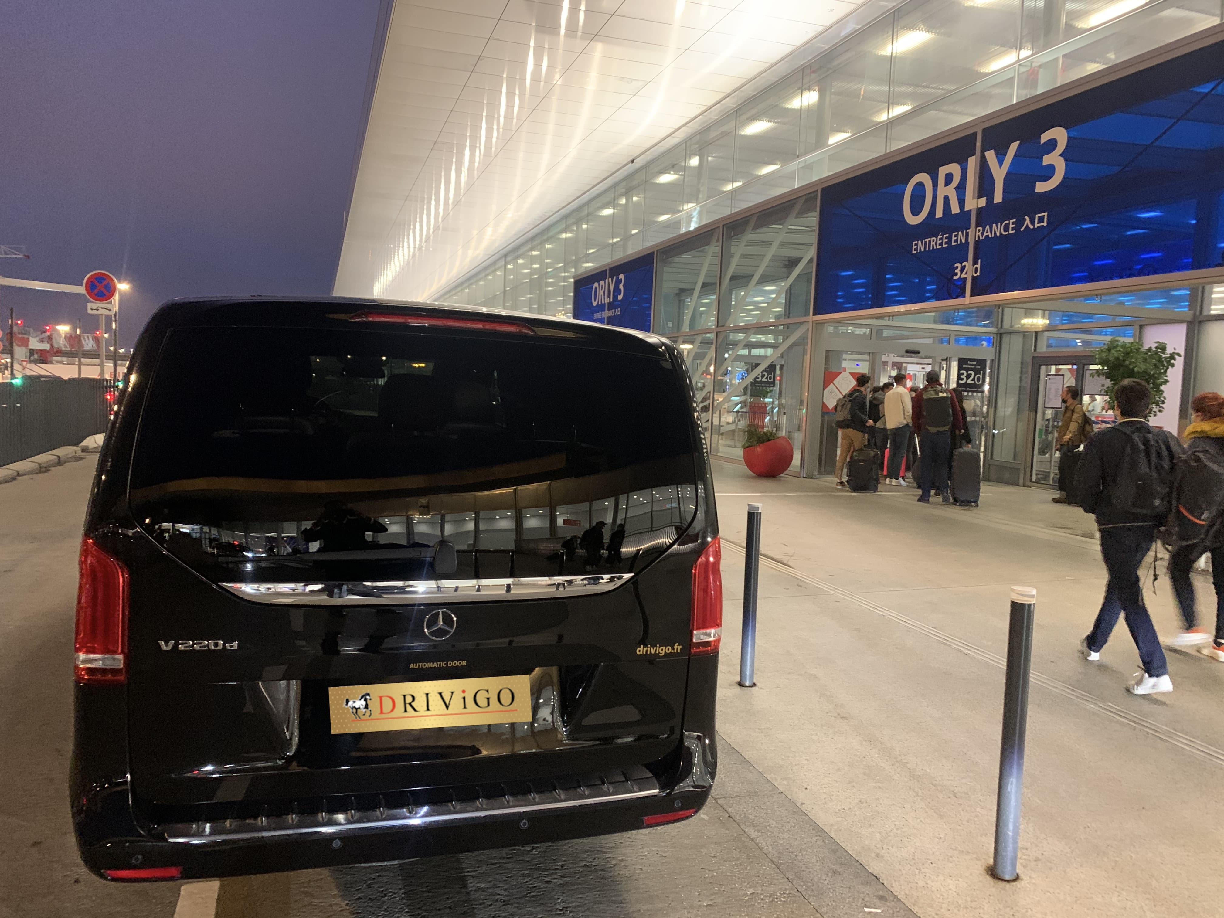 Transfert aéroport Paris CDG Orly - Chauffeur Privé Drivigo